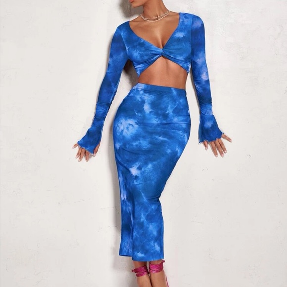 Blue tie dye twist front crop top and midi skirt set - Picture 6 of 6